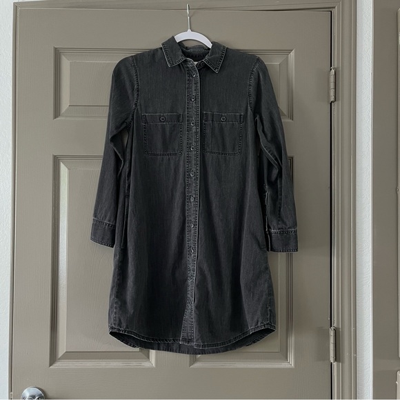 madewell black denim shirt dress Madewell Black Denim Long Sleeve Button Down Flowy Shirt Dress. XS. Slash  Pocket